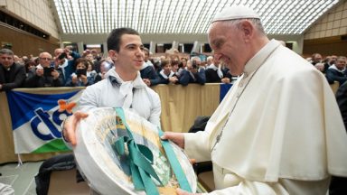 Ao Centro Turístico Juvenil, Papa pede encontro entre pessoas e território