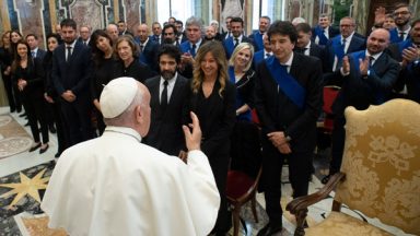 Desequilíbrios aumentam a marginalização, afirma Papa