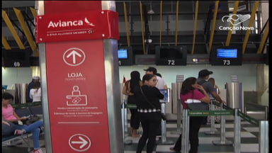 Avianca reduz voos e começa a devolver 18 dos 25 aviões