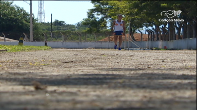Jovem campeão no atletismo é promessa para as Olimpíadas de 2024