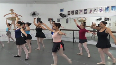 Associação ensina a arte da dança a pessoas com deficiência
