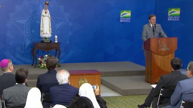 Em cerimônia, Brasil é consagrado ao Imaculado Coração de Maria