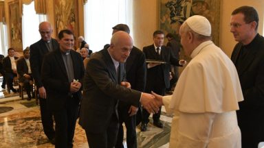 Papa afirma que é preciso renovar impulso missionário ad gentes