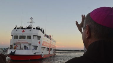 Barco-Hospital Papa Francisco é um sinal de esperança na Amazônia, diz bispo