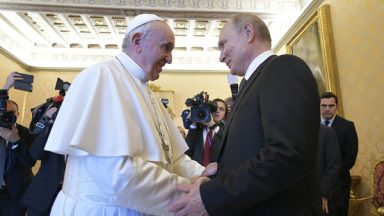 Papa Francisco recebe presidente russo Putin no Vaticano