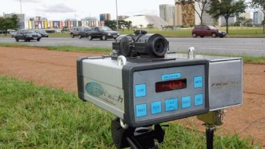 Bolsonaro pede suspensão de radares nas rodovias federais