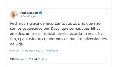 Papa no twitter: que Nossa Senhora nos ajude a ser santos