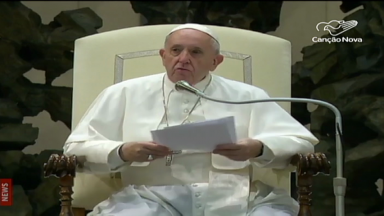 Não sejam turistas religiosos, pede o Papa na catequese