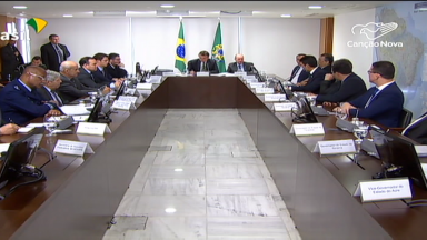 Em reunião com Bolsonaro, governadores buscam soluções para a crise na Amazônia