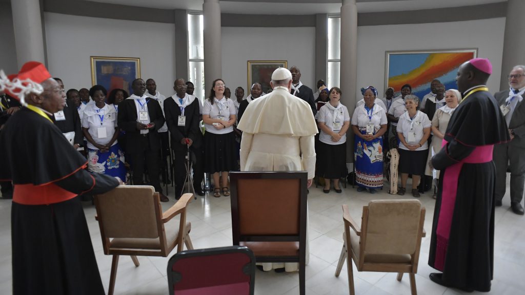 Comunidade de XaiXai encontra Papa em Moçambique