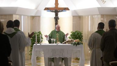 Papa alerta: mornidão espiritual transforma a vida em um cemitério