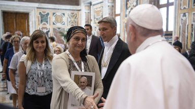 Contra a eutanásia, Papa pede sociedade mais humana