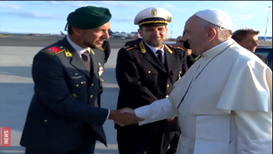 Em sua 31ª viagem, Papa Francisco chega a Moçambique