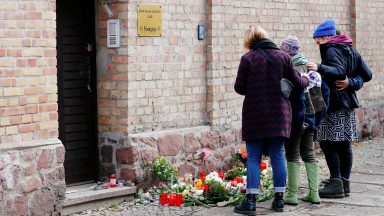 Papa manifesta pesar por atentado perto de sinagoga na Alemanha