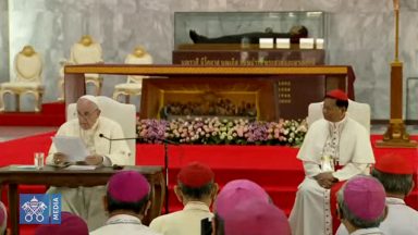 Aos bispos da Ásia, Papa pede apoio aos padres e memória missionária