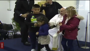 Papa Francisco visita centro de ajuda da Caritas, em Roma