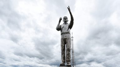 Estátua do Padre Léo é inaugurada em Cachoeira Paulista