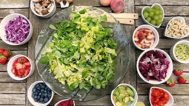 Nutricionista indica alimentação adequada para o período do verão