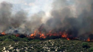 Onda de calor e ventos aumentam incêndios na Austrália