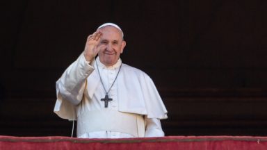 Papa Francisco doa dois respiradores ao Equador