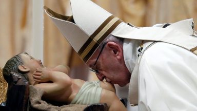 Nesta terça-feira, Papa Francisco celebra missa de Natal no Vaticano