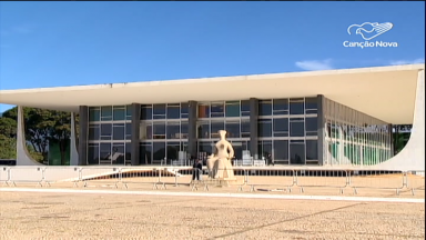 População brasileira desconfia da independência dos Três Poderes