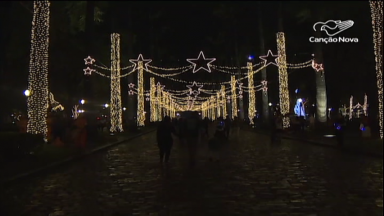 Praça da Liberdade, em BH, recebe as tradicionais luzes de Natal