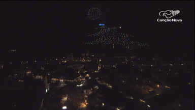 Tecnologia ajuda a iluminar a maior árvore de Natal do mundo