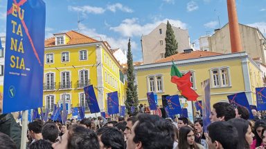 Portugal: católicos esperam que presidente vete legalização da eutanásia