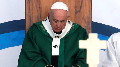 Papa reza pela Síria: silenciar armas e ouvir o choro dos indefesos