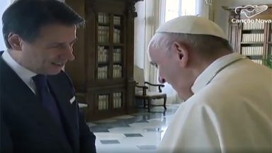 Papa Francisco e primeiro ministro italiano se encontram