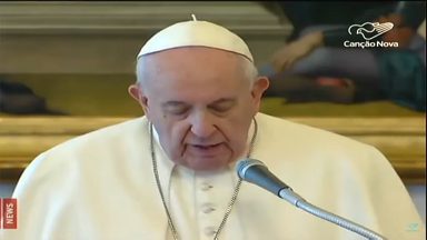 No Angelus, Papa reza pela paz mundial e pede generosidade aos fiéis