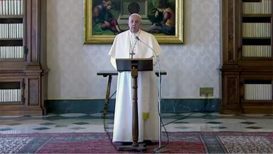 Papa Francisco reitera apelo por cessar-fogo global