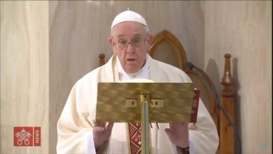 Papa, durante Missa, recorda os esquecidos pela pandemia
