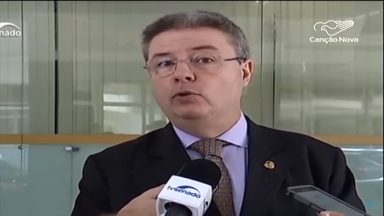 Em Brasília, deputados e senadores dão expediente por videoconferência