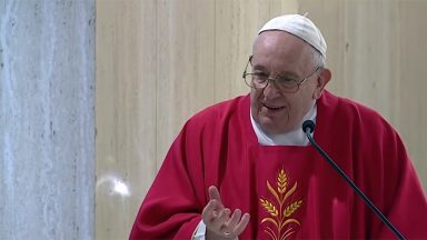 Papa Francisco reza pelos profissionais que realizam serviços funerários