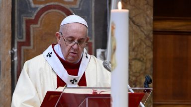A misericórdia é a resposta dos cristãos nas tempestades da vida, diz Papa