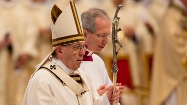 Tríduo e Via-Sacra do Papa foram repensadas visando fiéis em isolamento