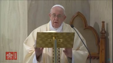 Papa Francisco, durante missa, exalta a importância da classe artística