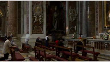 Italianos voltam à participação presencial da Santa Missa