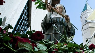 Papa agradece às monjas de Cássia pelas rosas de Santa Rita