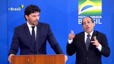 Bolsonaro nomeia Fábio Faria como Ministro das Comunicações