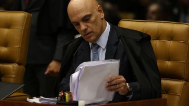 Ministro do STF manda governo divulgar dados totais de covid-19