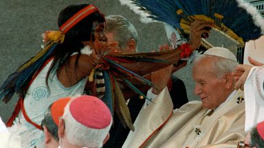 Primeira viagem do Papa João Paulo II ao Brasil completa 40 anos