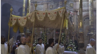 Basílica do Santo Sepulcro recebe fiéis para a festa de Corpus Christi