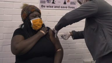 África do Sul lança primeiros testes para vacina contra COVID-19