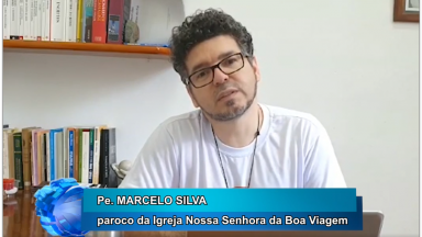 Sacerdote dá atendimento psicológico aos profissionais de saúde