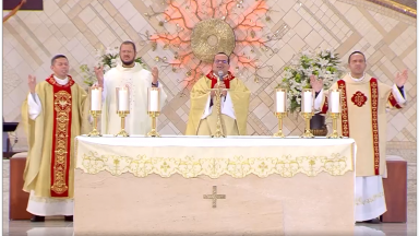 Novos padres da Canção Nova celebram a primeira missa