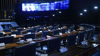 Senado aprova adiamento das eleições para 15 de novembro