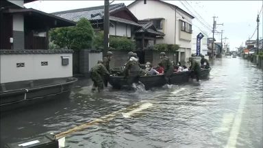 Japão intensifica esforços de resgate em áreas atingidas por enchentes